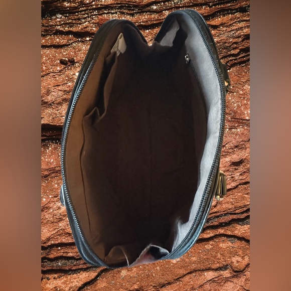 Black faux patent leather dome satchel bag - Picture 4 of 8